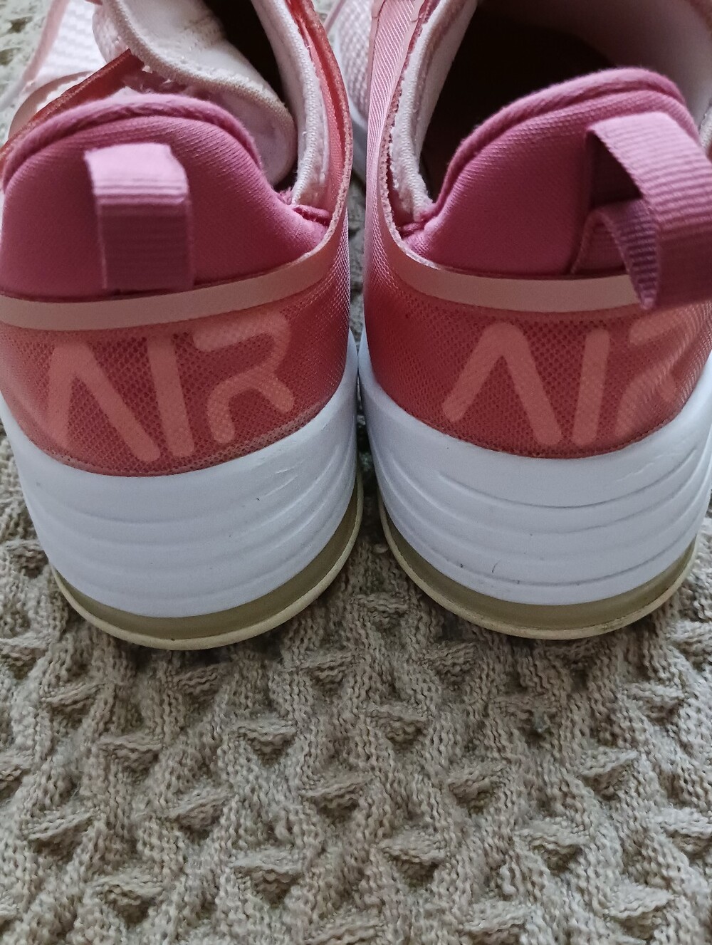 Nike Women’s Air Max Bella TR 2 Echo Pink Shoes - Picture 5 of 10